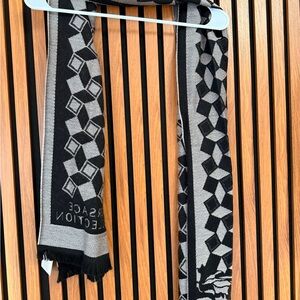 Versace Black and White Textured Scarf